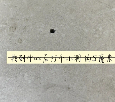 肇东瓷砖空鼓维修公司专业解答在瓷砖铺贴过程中，如果砂料搅拌不均匀，将会带来以下问题